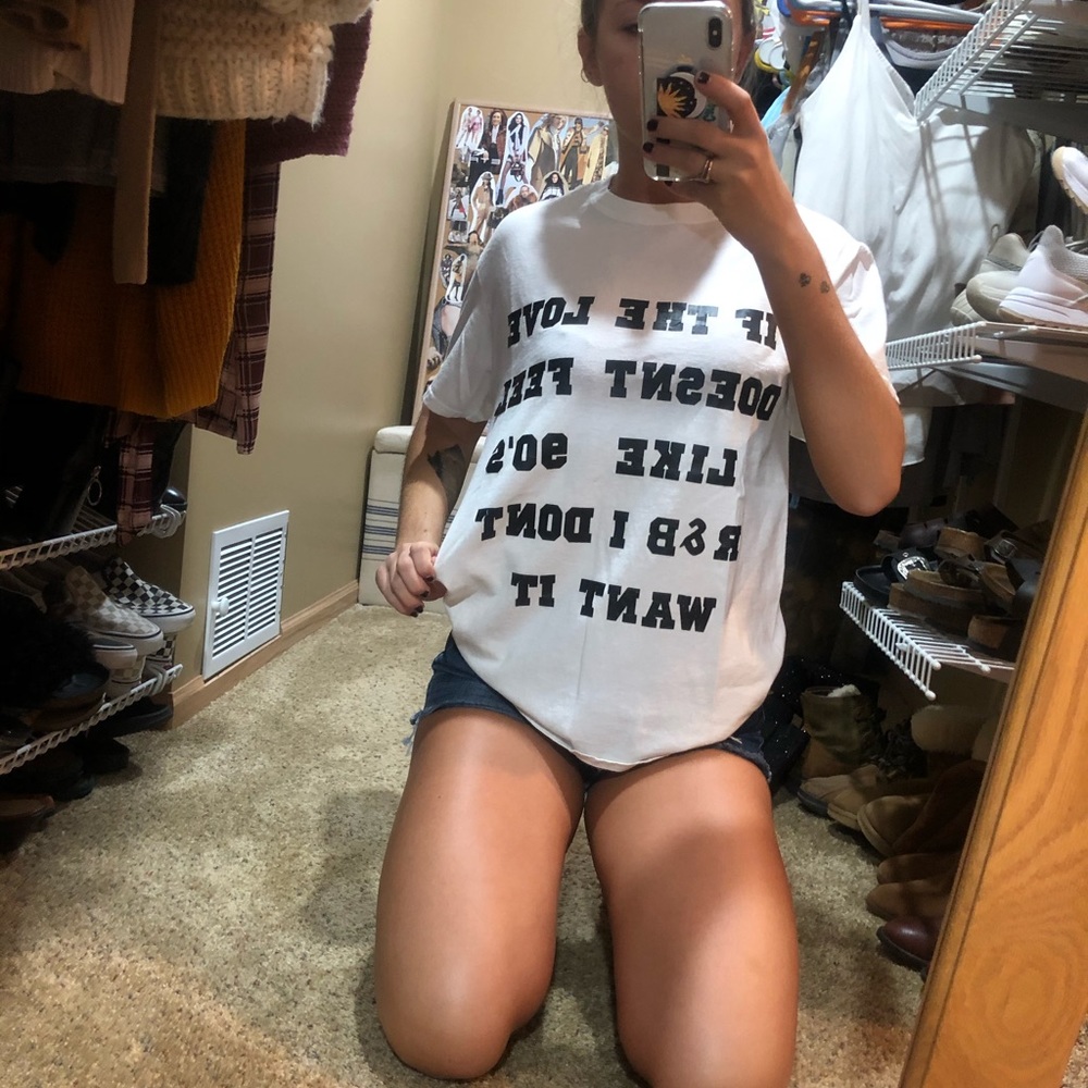 If the love doesn’t feel graphic tee